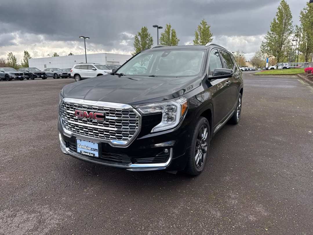 2022 GMC Terrain Denali - Image 3