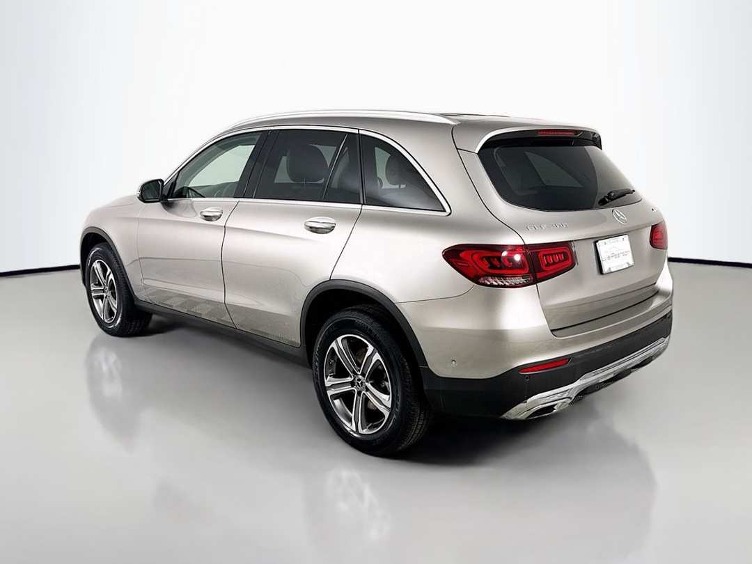 2021 Mercedes-Benz GLC GLC 300 - Image 3