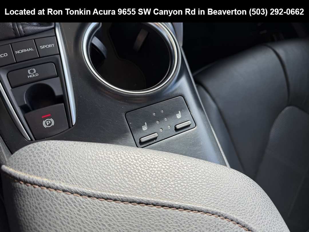 2018 Toyota Camry XLE - Image 24