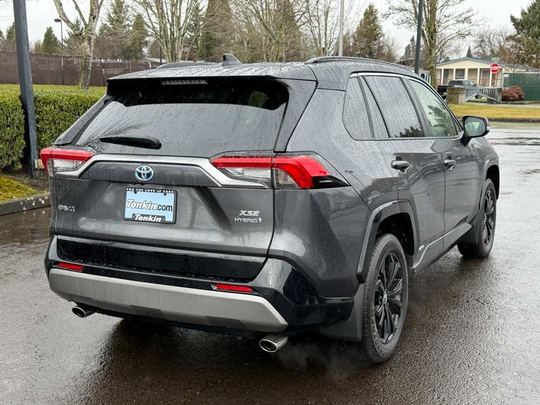 2023 Toyota Rav4 XSE - Image 8