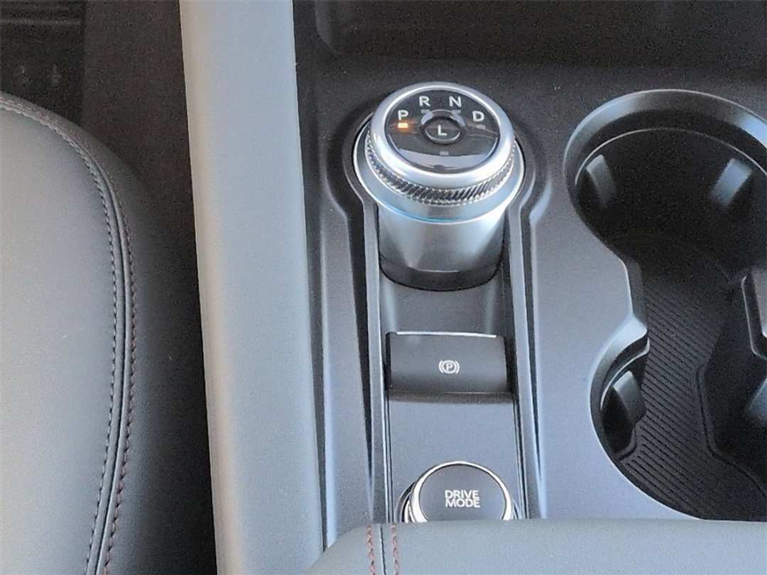 2026 Ford Explorer Active - Image 17