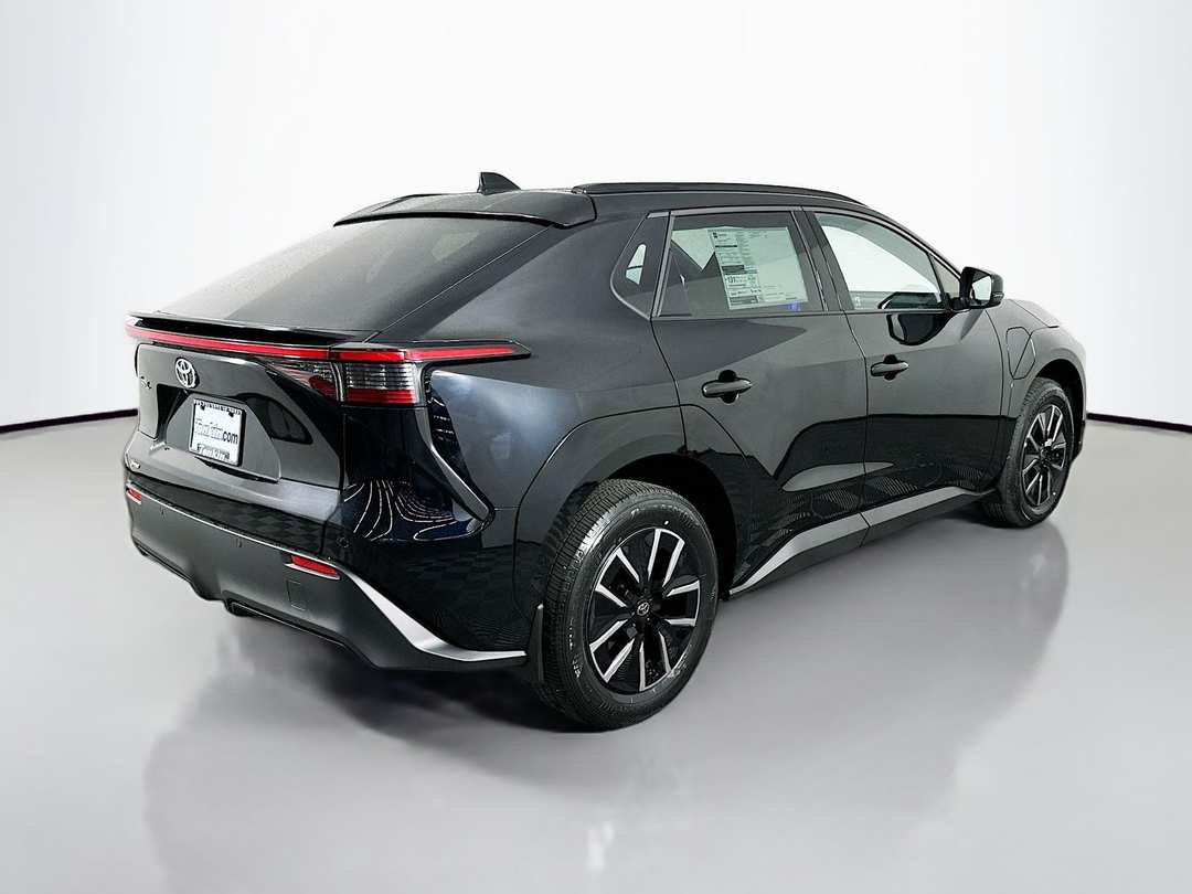 2026 Toyota Bz XLE Plus - Image 7