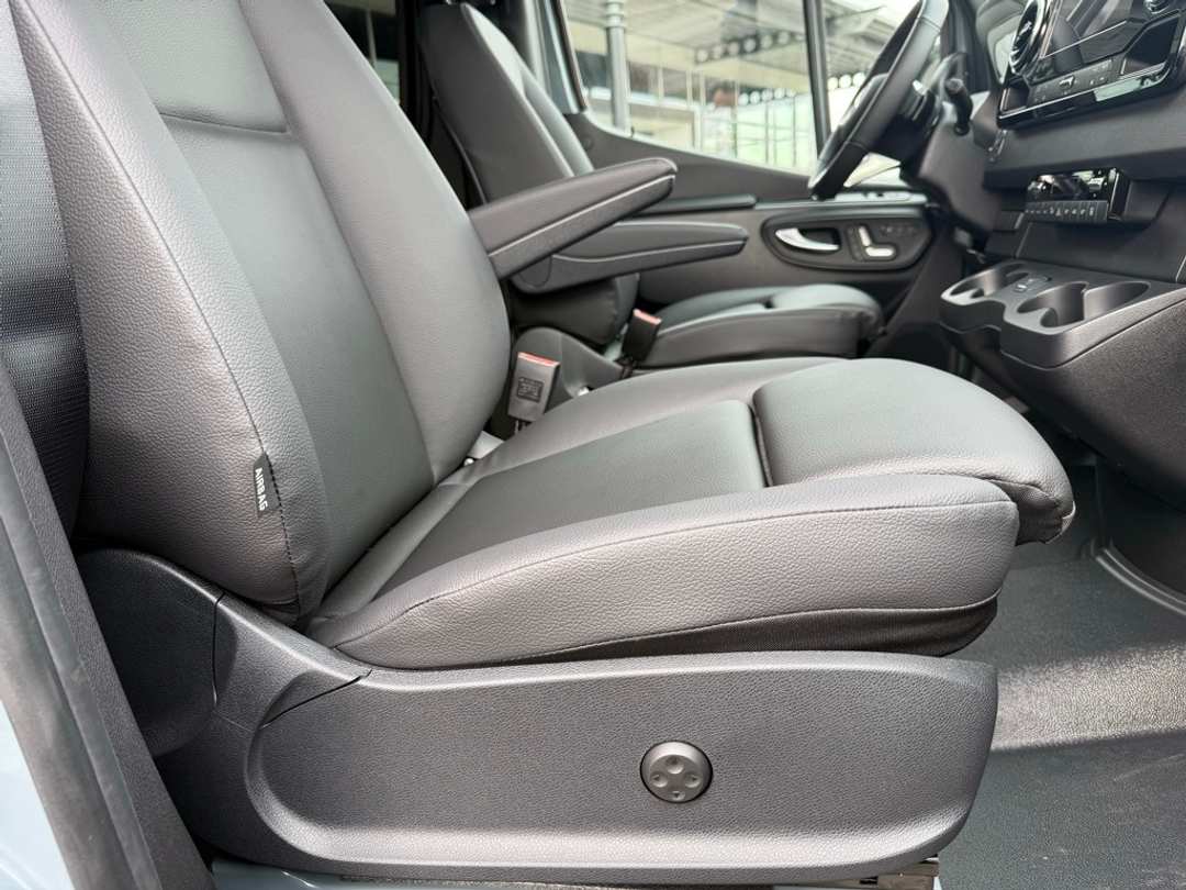 2026 Mercedes-Benz Sprinter 2500 Passenger 144 WB - Image 18