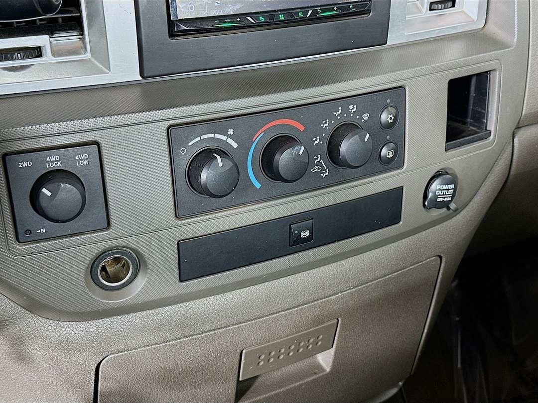 2007 Dodge Ram 2500 SLT - Image 16