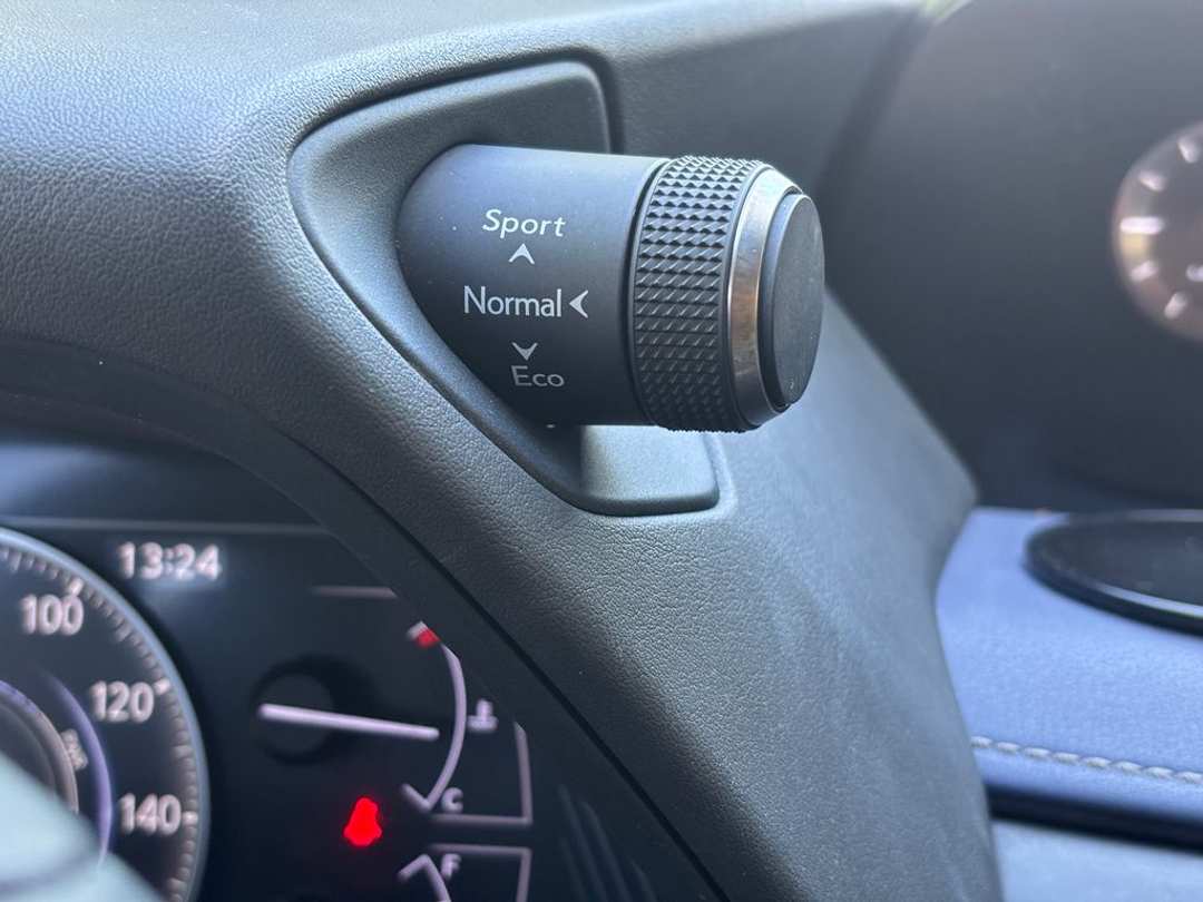 2021 Lexus Ux 250h - Image 15