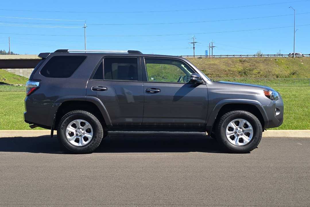 2020 Toyota 4Runner SR5 Premium - Image 2