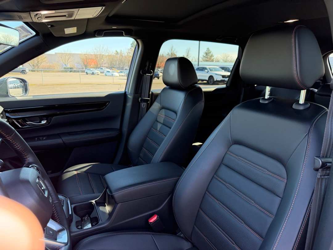 2025 Honda CR-V Sport Touring - Image 16