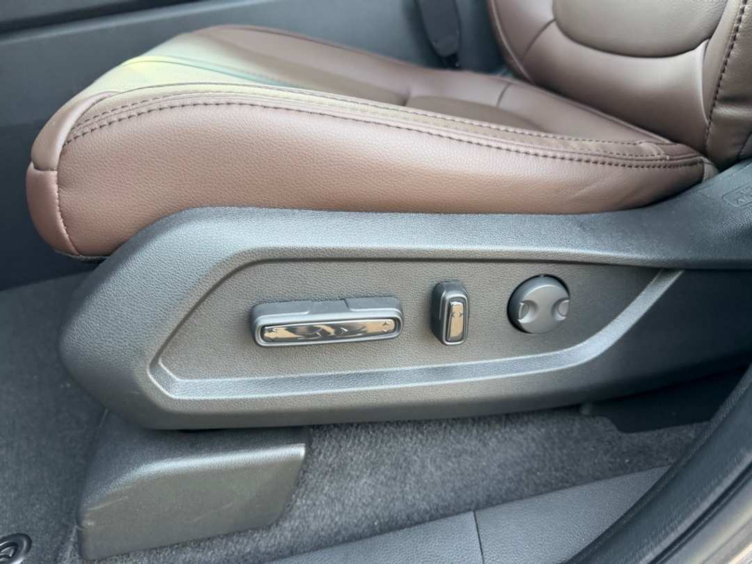 2026 Honda Pilot Touring - Image 15