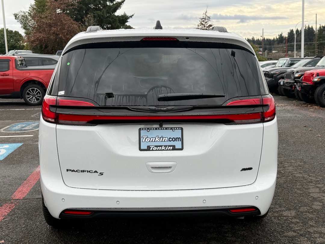 2026 Chrysler Pacifica Select - Image 7