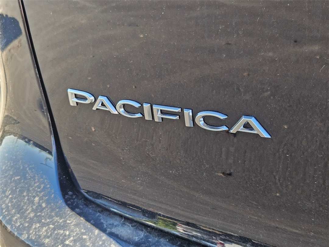 2026 Chrysler Pacifica Pinnacle - Image 36