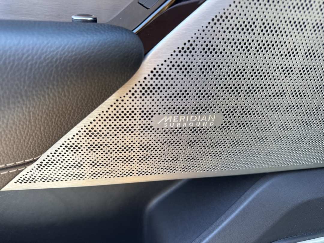 2019 Land Rover Range Rover Velar SE RDynamic - Image 18