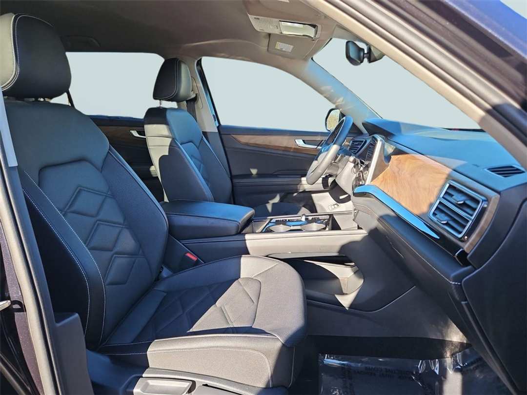 2025 Volkswagen Atlas 2.0T SE w/Technology - Image 27