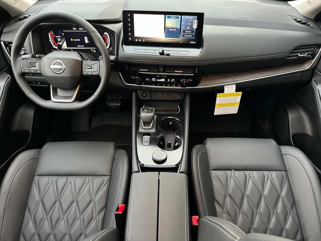 2026 Nissan Rogue Platinum - Image 12