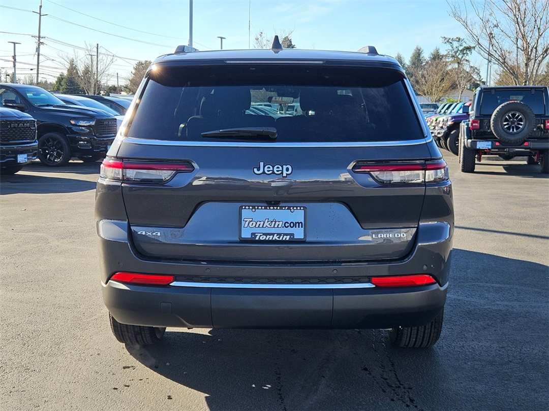 2025 Jeep Grand Cherokee L Laredo - Image 5