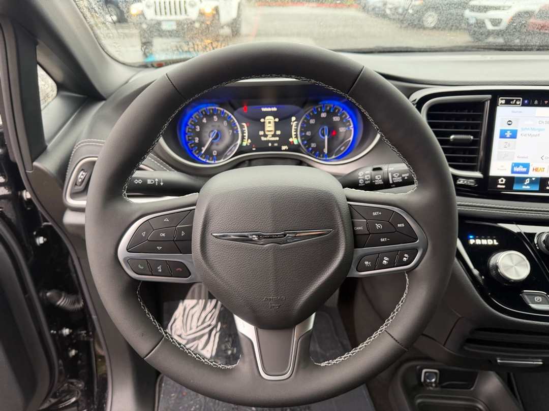 2026 Chrysler Pacifica Select - Image 19