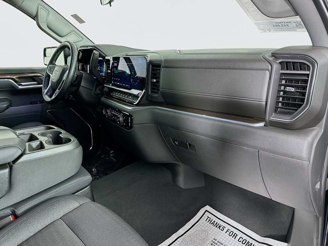 2023 Chevrolet Silverado 1500 LT - Image 30
