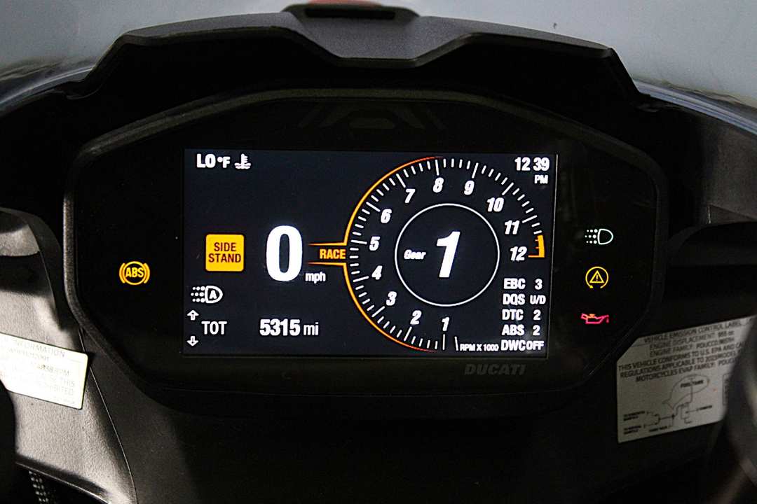 2023 Ducati Panigale V2 - Image 19
