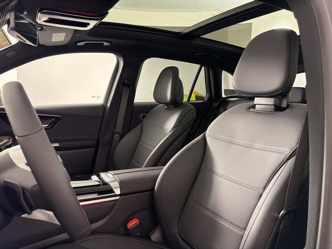 2026 Mercedes-Benz GLC GLC 300 - Image 18