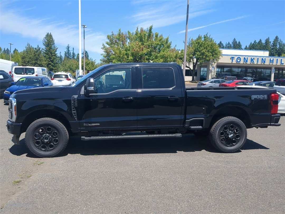 2025 Ford F-350Sd XLT - Image 2