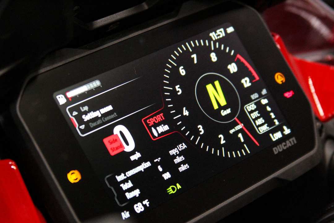 2024 Ducati Multistrada V4 S Travel & Radar - Image 15