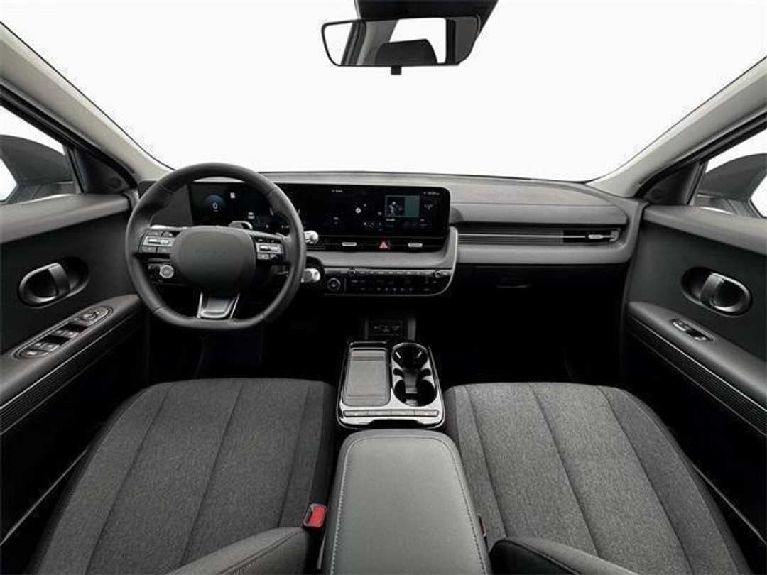 2025 Hyundai Ioniq 5 SE - Image 13