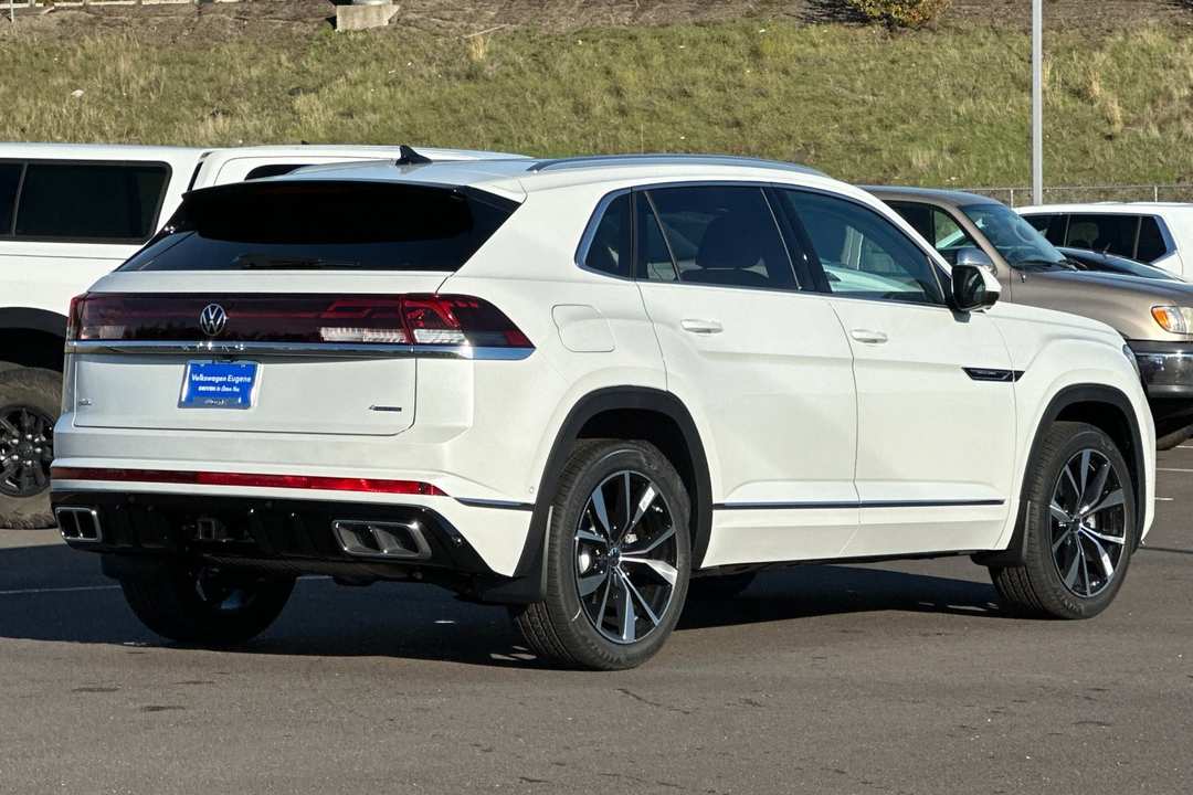 2026 Volkswagen Atlas Cross Sport 2.0T SEL Premium RLine - Image 3