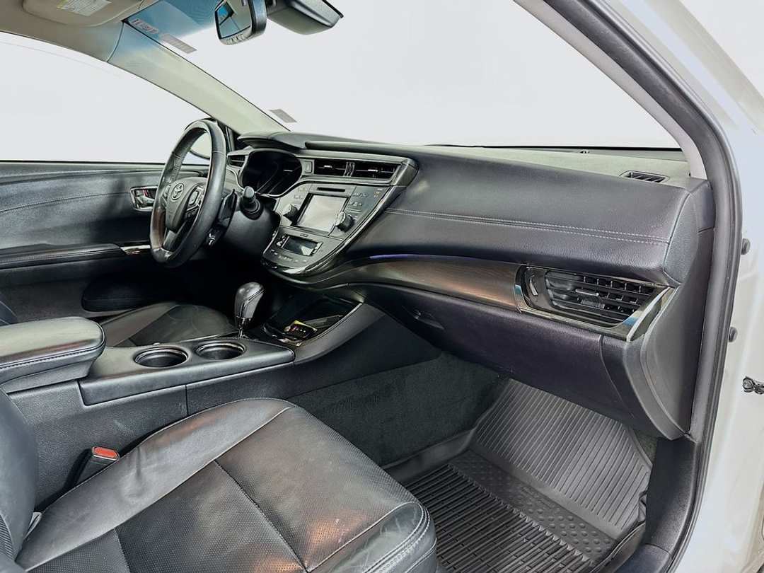 2017 Toyota Avalon Limited - Image 32