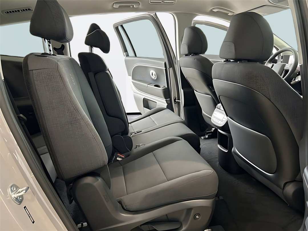 2026 Hyundai Ioniq 9 S - Image 28