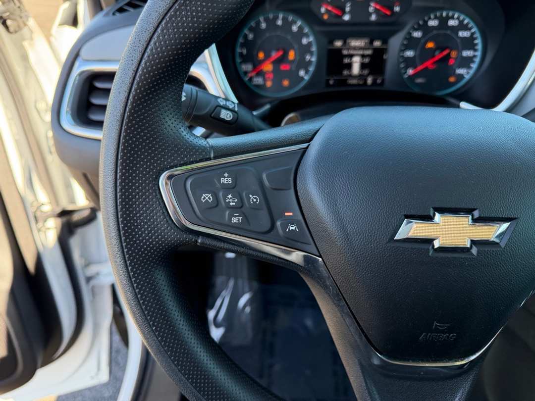 2020 Chevrolet Equinox LS - Image 18