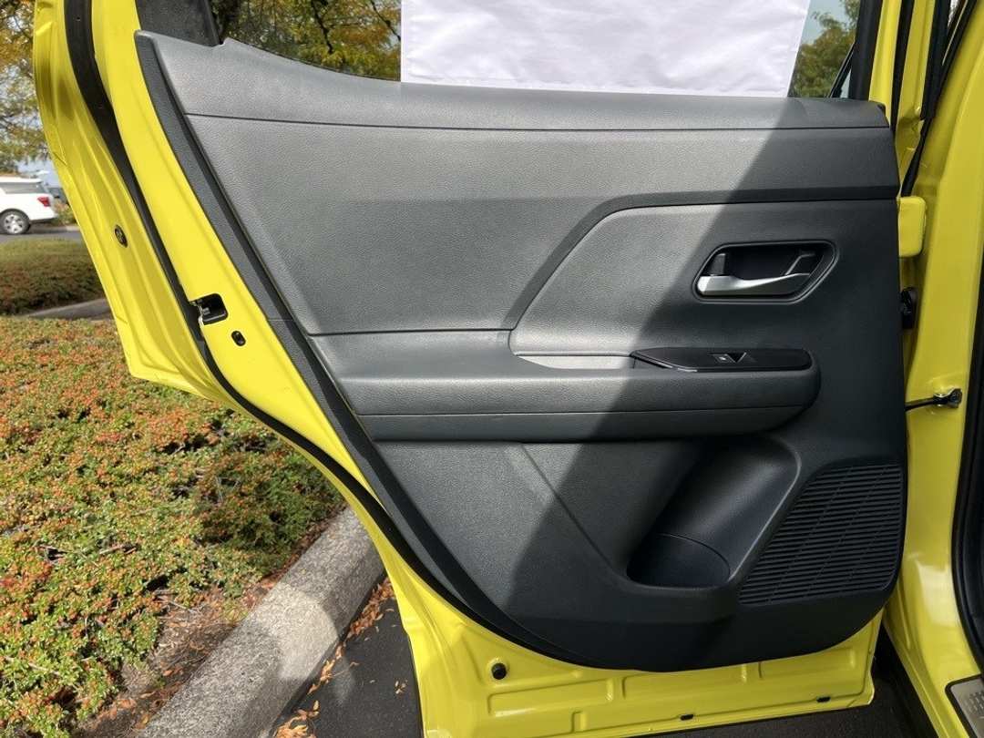 2026 Nissan Kicks SR - Image 25