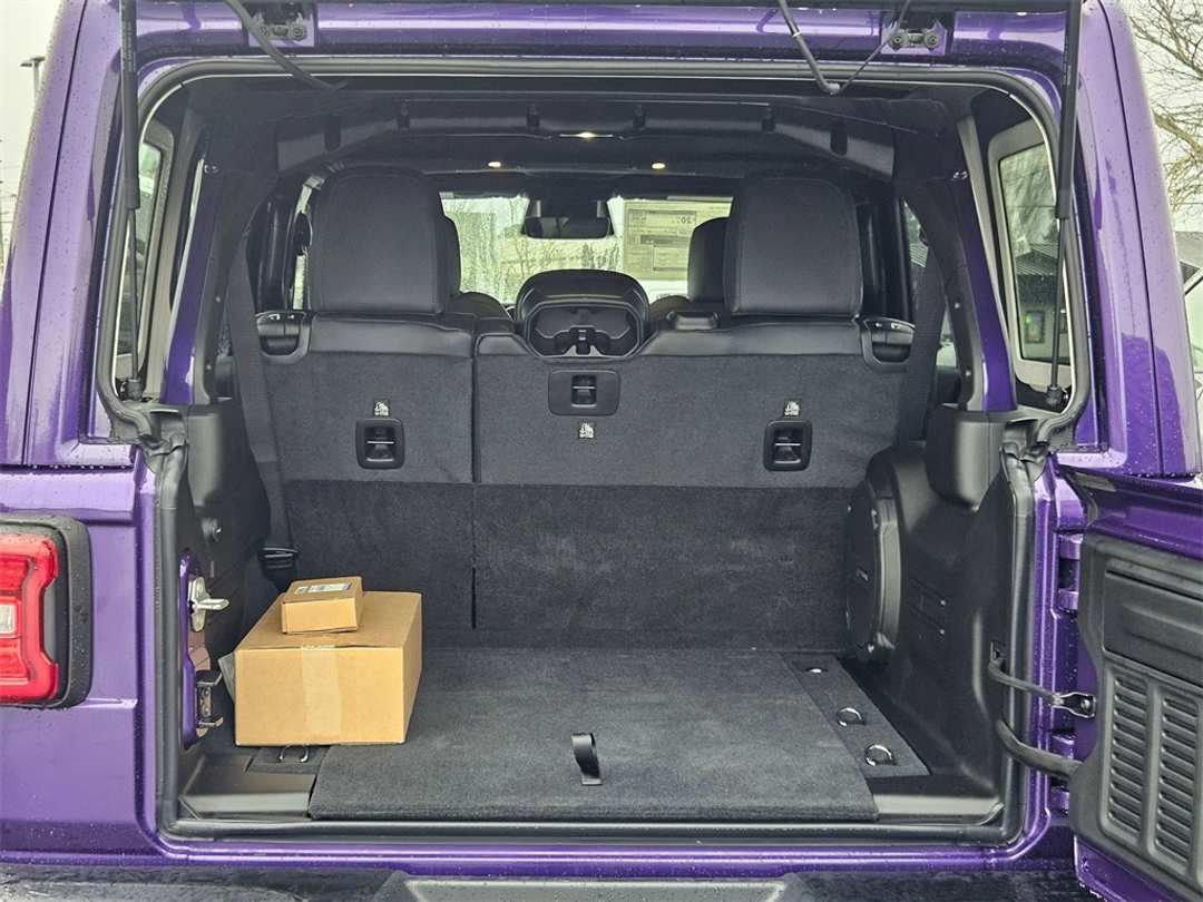 2026 Jeep Wrangler Rubicon X - Image 32