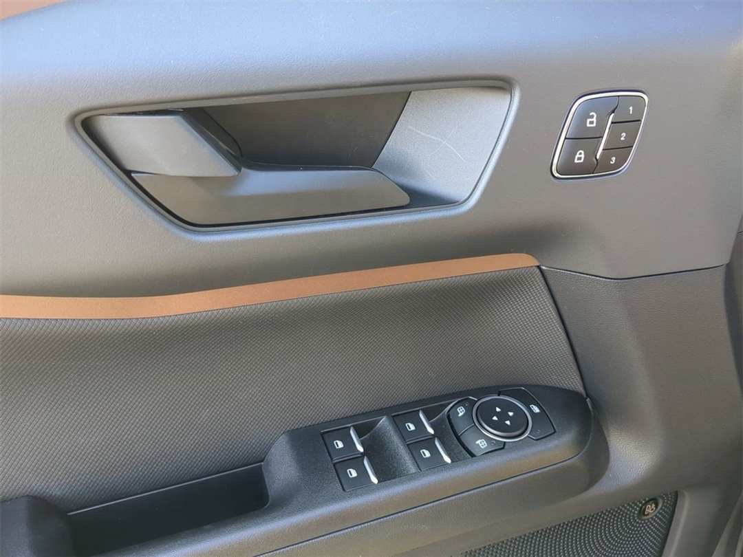 2024 Ford Bronco Sport Outer Banks - Image 10