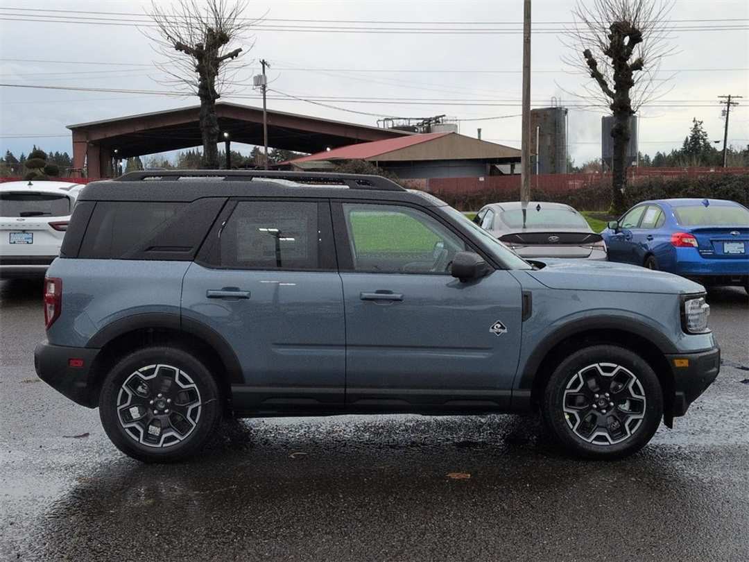 2025 Ford Bronco Sport Outer Banks - Image 6