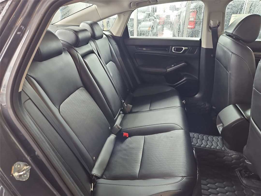 2024 Honda Civic Touring - Image 27