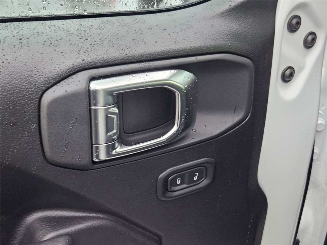 2026 Jeep Gladiator Sport - Image 11