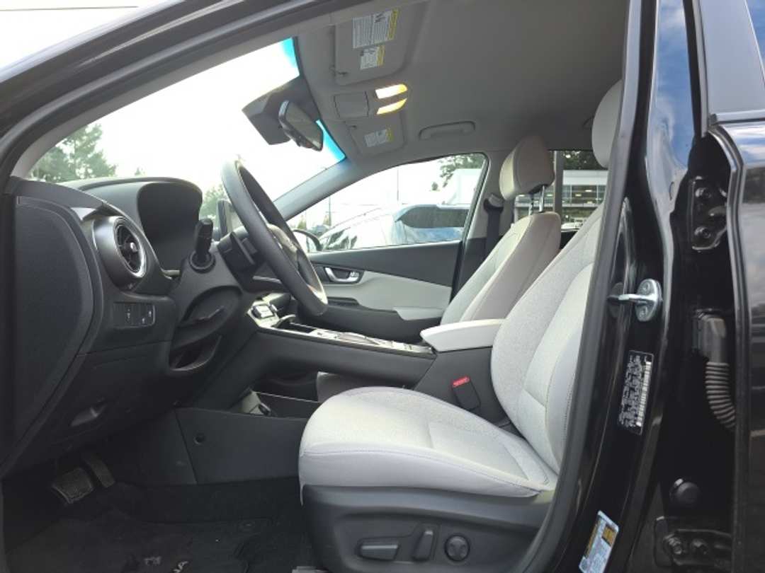 2023 Hyundai Kona SE - Image 9