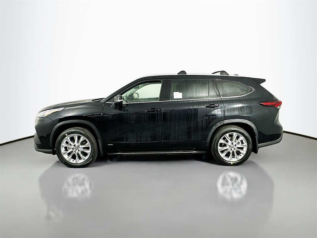 2026 Toyota Highlander Limited - Image 4
