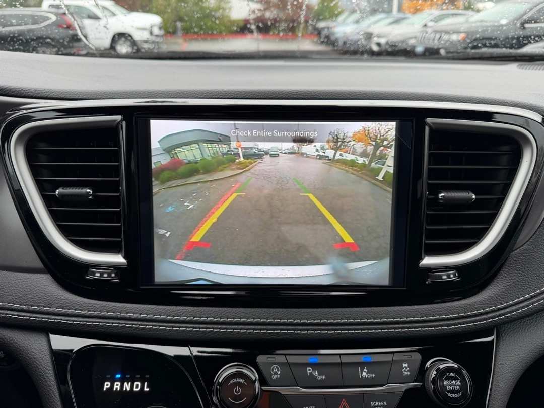 2026 Chrysler Pacifica Select - Image 22