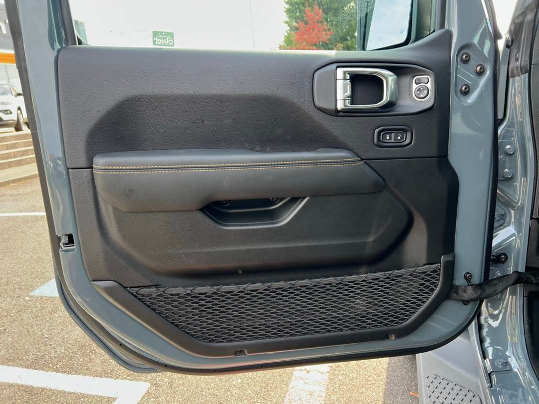 2025 Jeep Gladiator High Tide - Image 11