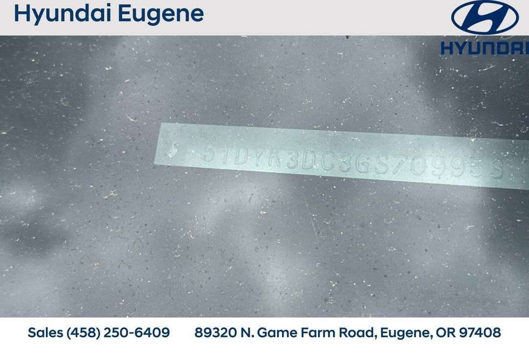 2016 Toyota Sienna L - Image 2