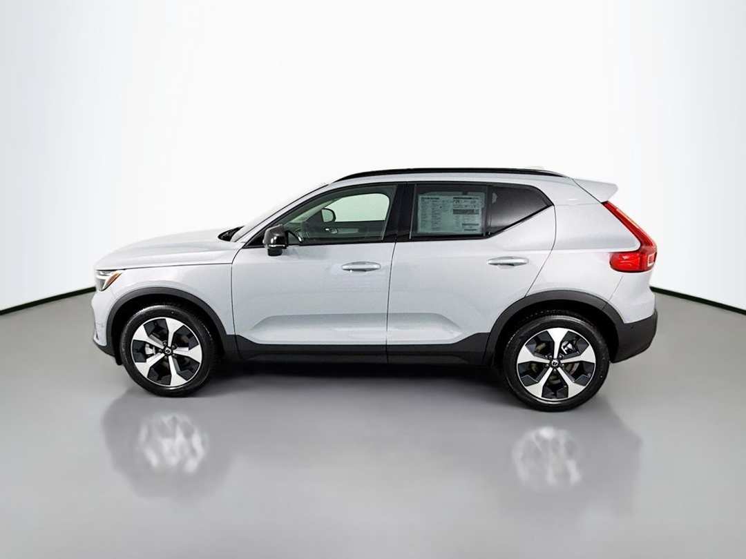 2026 Volvo Xc40 B5 Plus - Image 2