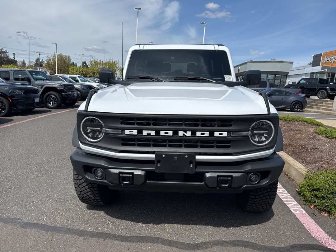 2024 Ford Bronco Black Diamond - Image 2