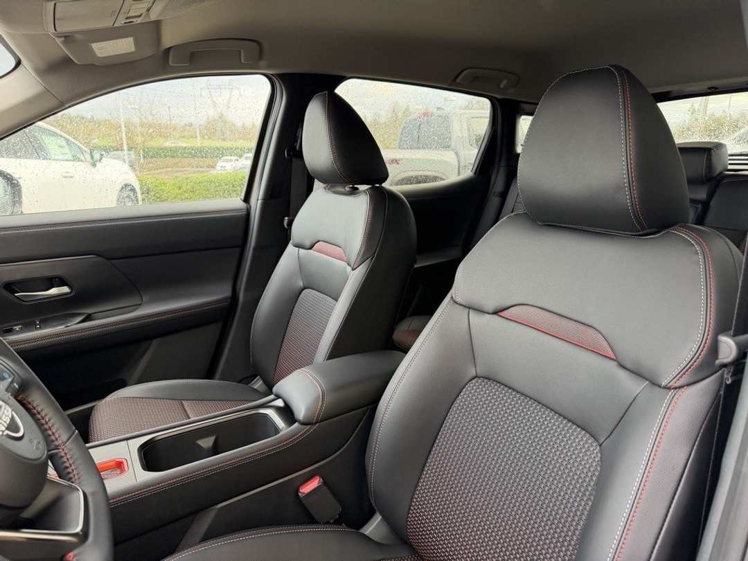 2026 Nissan Kicks SR - Image 14