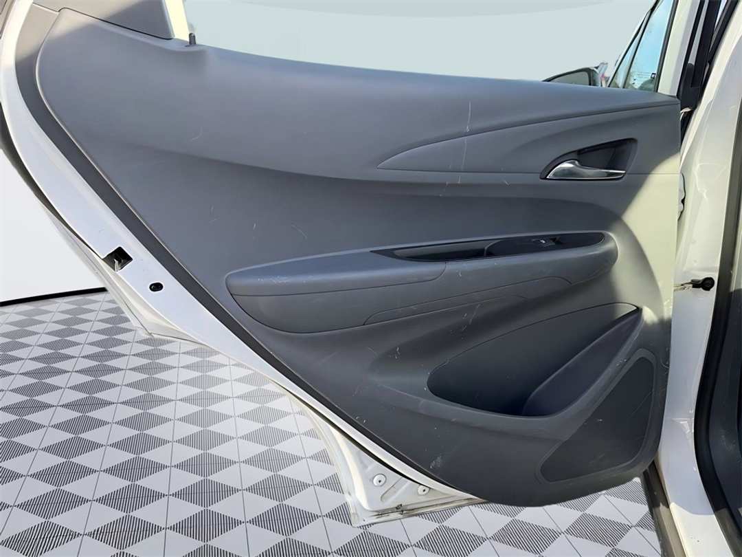 2020 Chevrolet Bolt Ev LT - Image 28