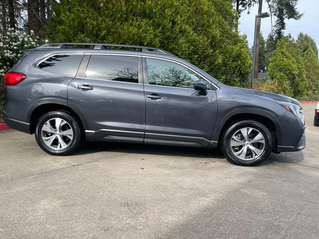 2023 Subaru Ascent Premium - Image 3
