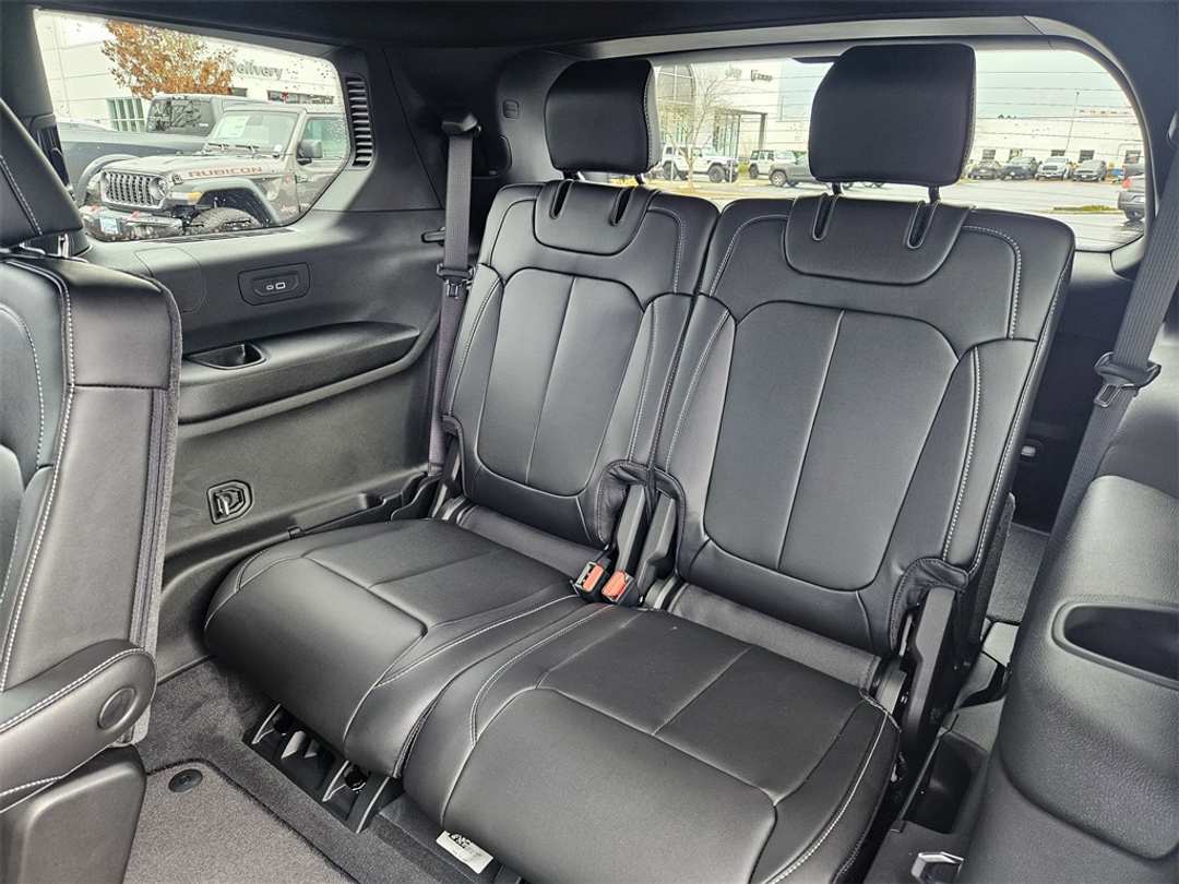 2025 Jeep Grand Cherokee L Limited - Image 30