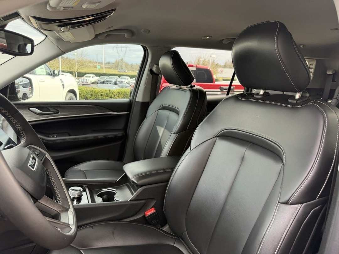 2024 Jeep Grand Cherokee L Limited - Image 15