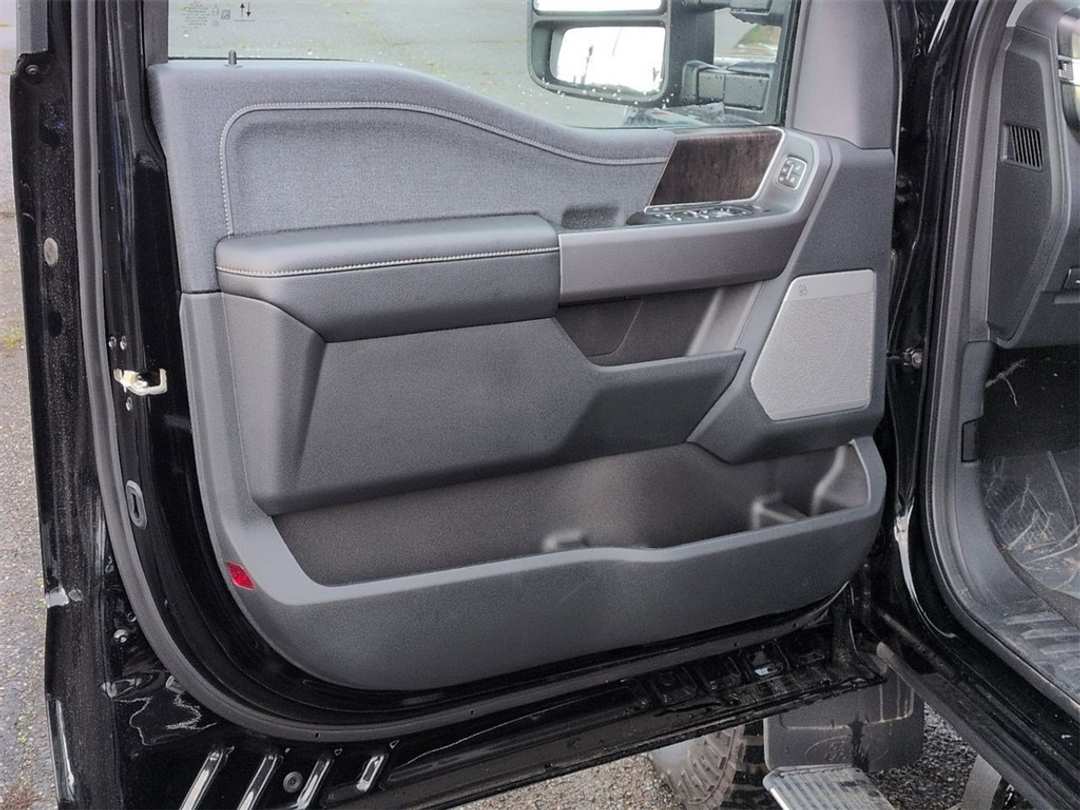 2026 Ford F-350Sd Lariat - Image 9