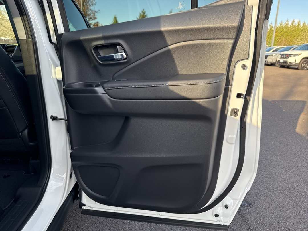 2026 Honda Ridgeline RTL - Image 21