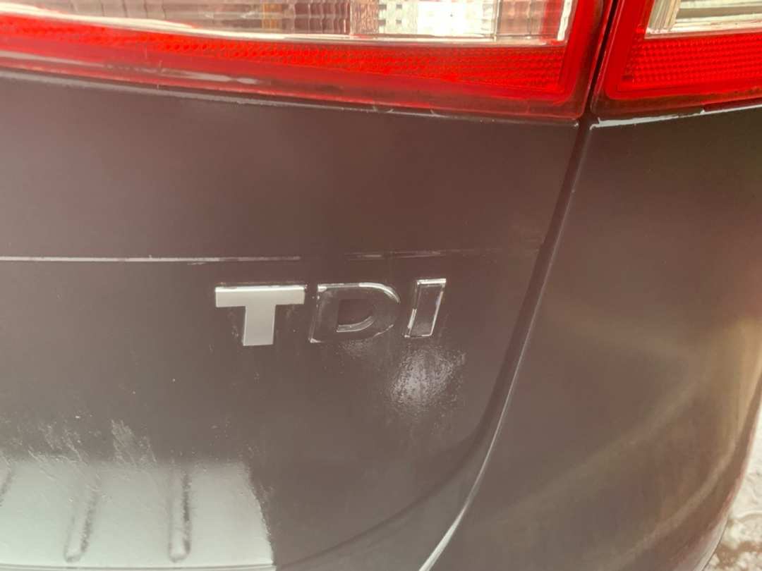 2012 Volkswagen Touareg V6 TDI - Image 8